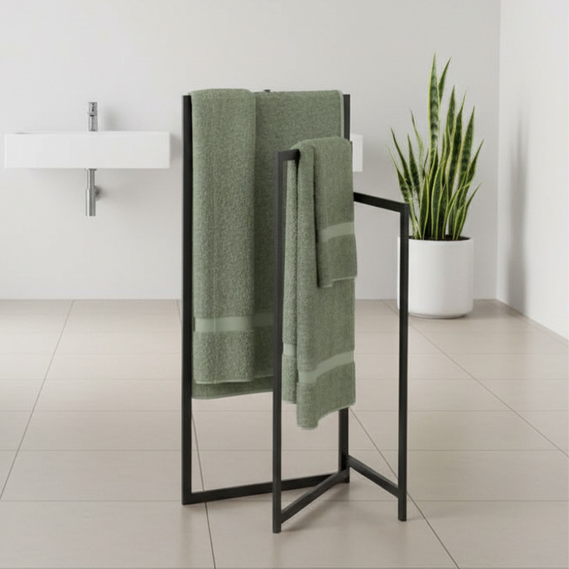 מעמד למגבות בצבע שחור