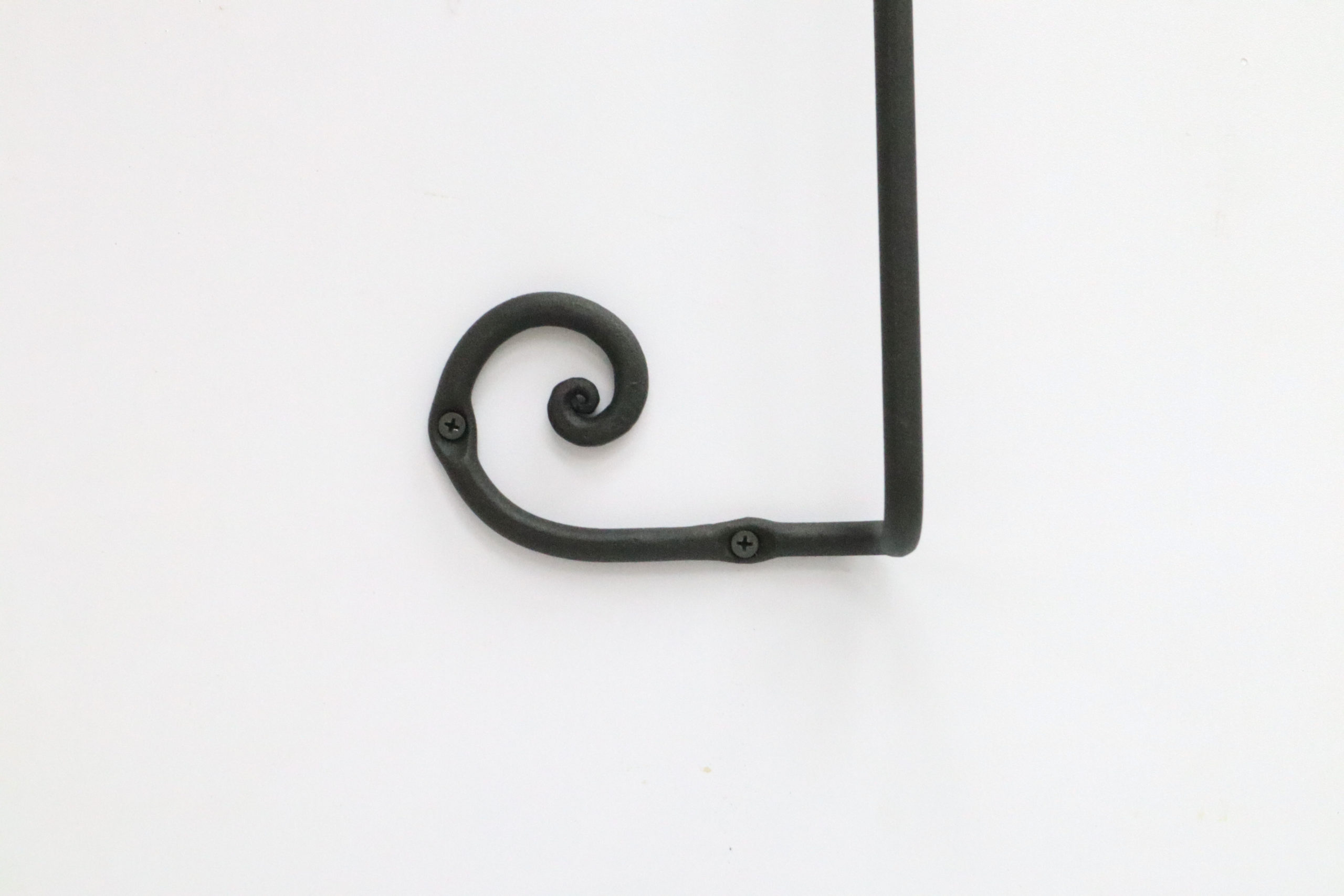 מחזיק נייר טואלט רזרבי שחור שבלול נפחות